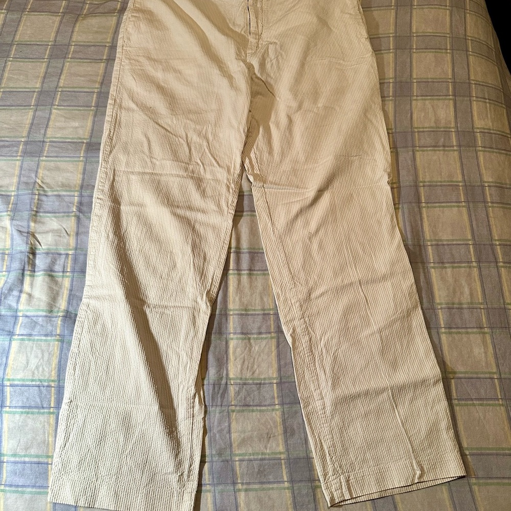 Izod Cream Chinos Classic Straight Leg